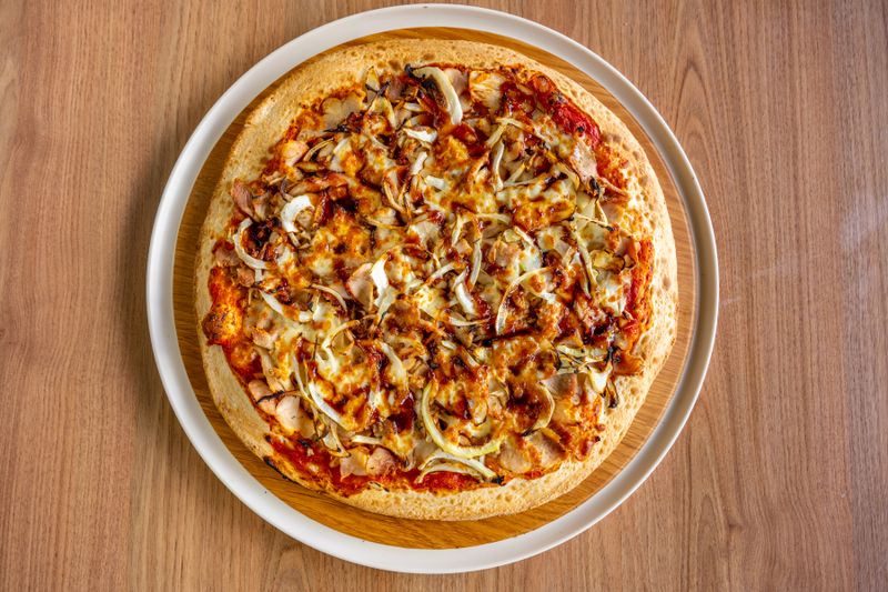 BBQ chicken pizza with smoky sauce